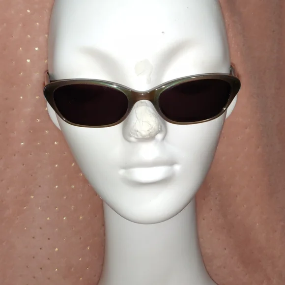 Nicole Miller | Accessories | Nicole Miller Sunglasses In  display picture 3